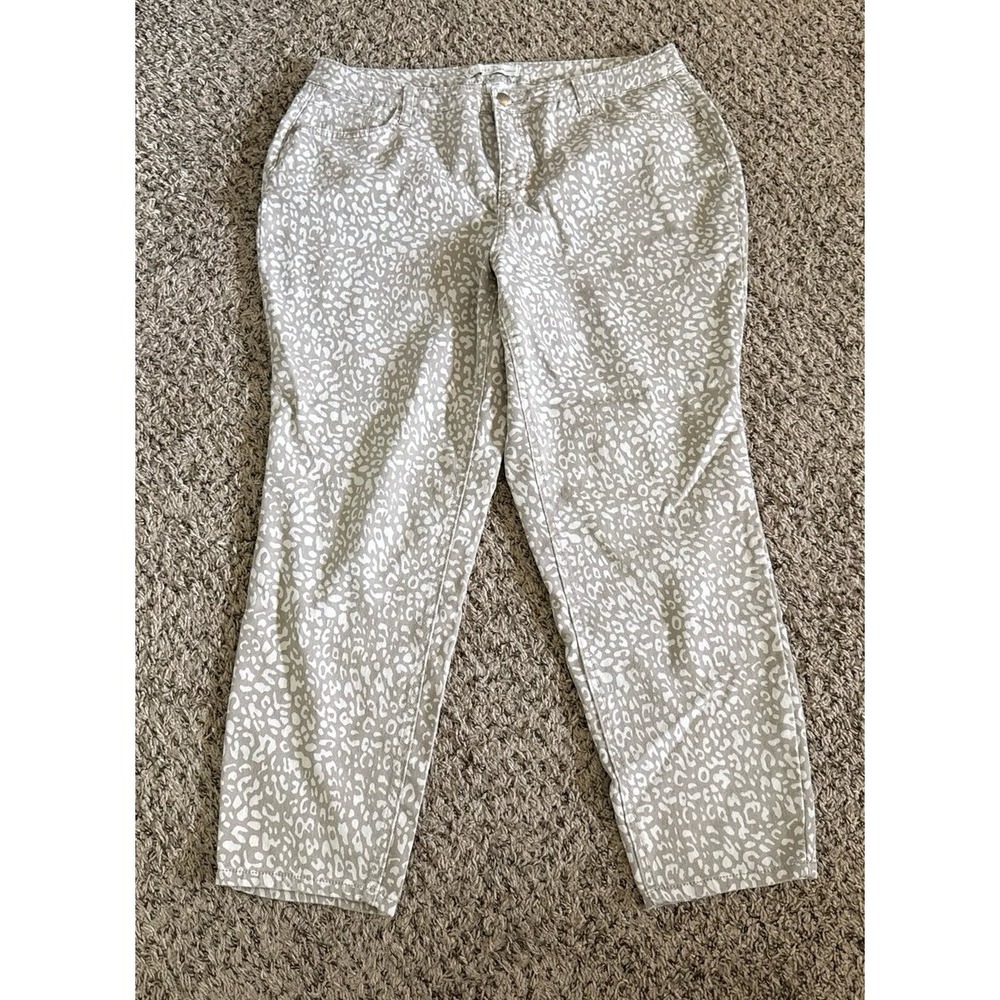 Cato Fashions Women's ivory animal print pants Size 16W